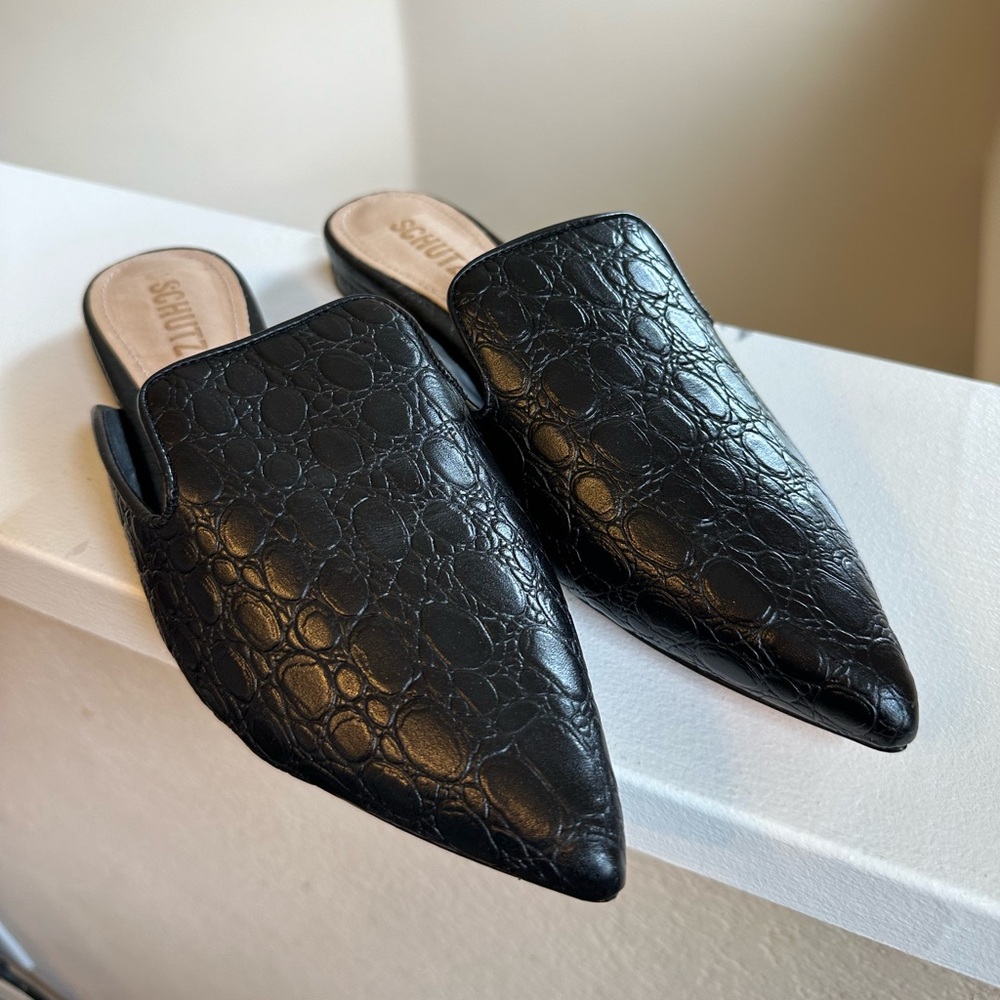 Schutz Slip on leather croc embossed print size 8.5